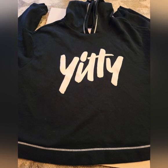 yitty Tops - Yitty Hoodie
